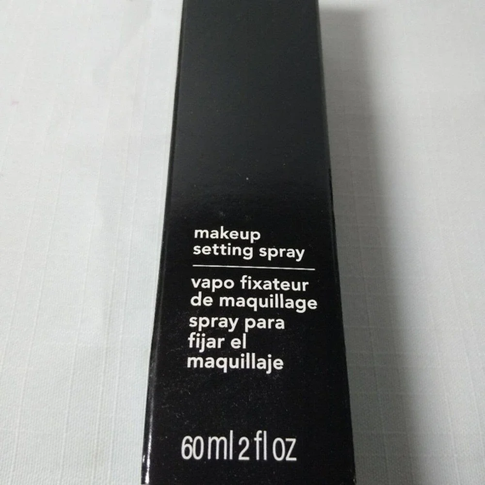 Makeup Setting Spray - Picture 2 of 3